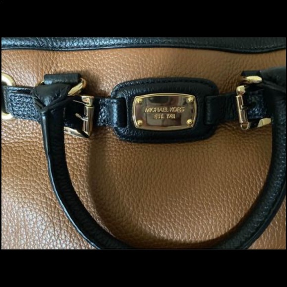Micheal Kors handbag which is new in condition with leather material - Picture 3 of 5